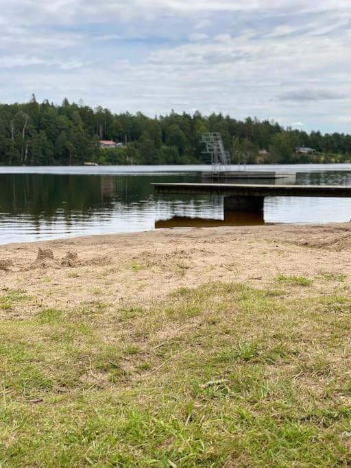 Mysigt Hus Med Natur & Jacuzzi I Olofstorp غوتنبرغ المظهر الخارجي الصورة