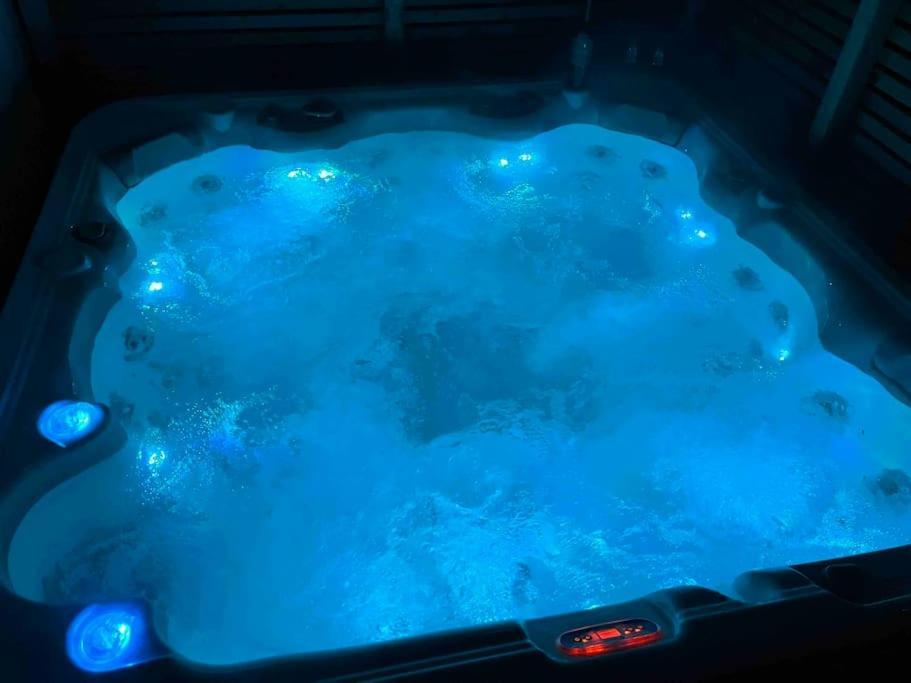 Mysigt Hus Med Natur & Jacuzzi I Olofstorp غوتنبرغ المظهر الخارجي الصورة